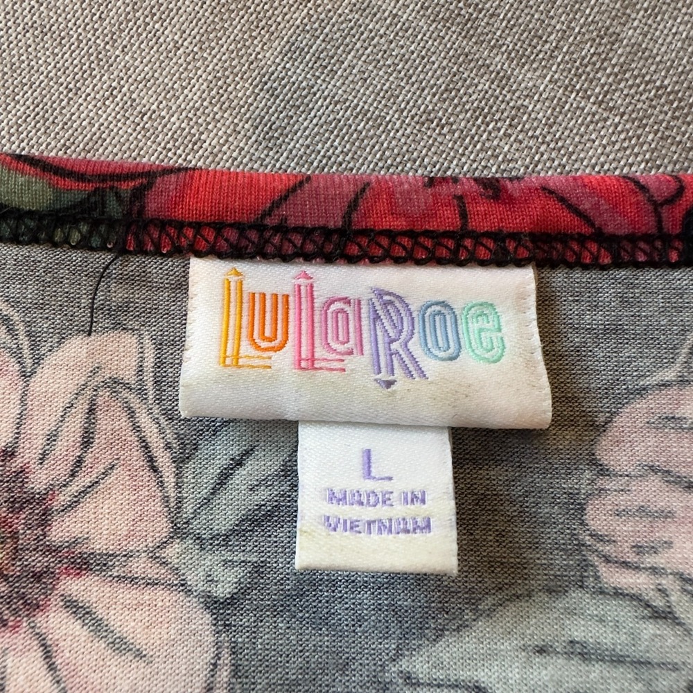 LuLaRoe L Classic T Bold Floral Short Sleeve Top Black Red Pink Cottage Casual - Picture 4 of 6